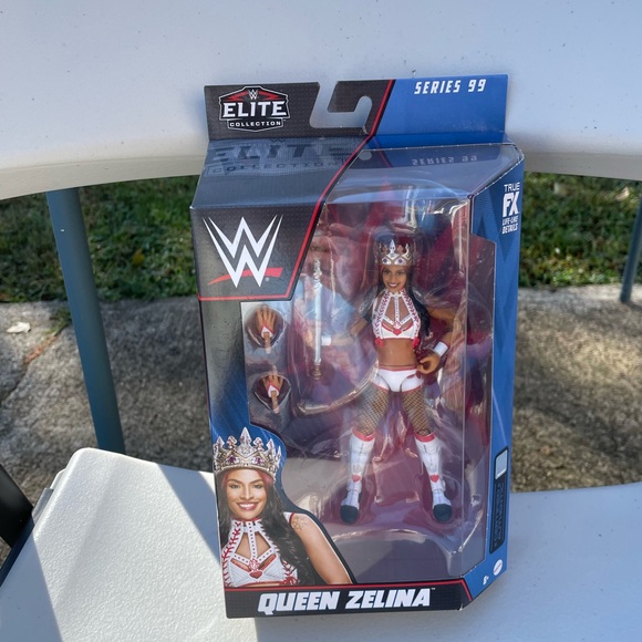WWE Elite Collection Queen Zelina Figure with Red Attire - Picture 1 of 4